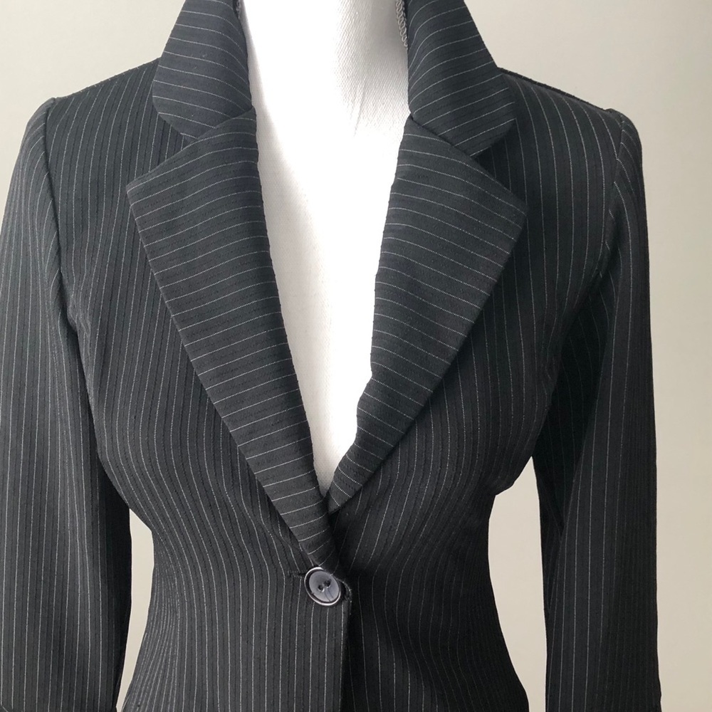 BYER TOO! | Black Pinstriped Bell Sleeve Blazer - Picture 2 of 6